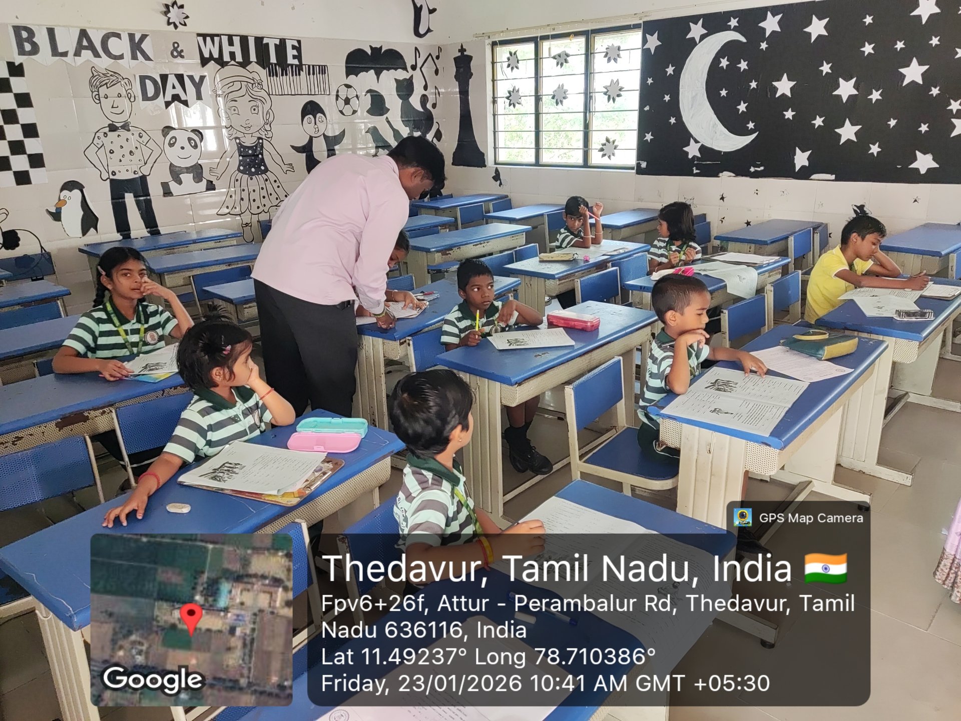 தலைமையாசிரியருக்கு பாராட்டுச் சான்றிதழ்